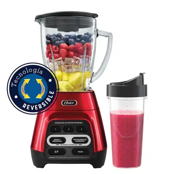 Licuadora Oster® roja con programas automáticos, tecnología reversible y vaso Blend-N-Go